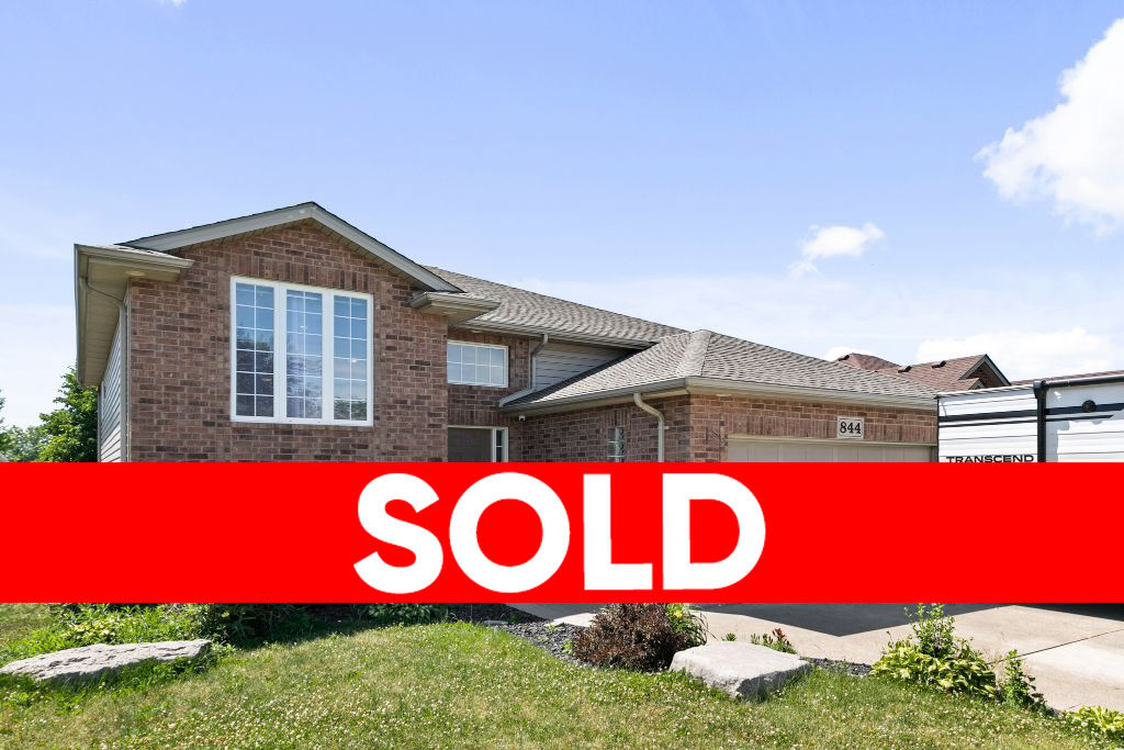 844 SOUTHWOOD, BELLE RIVER - SOLD