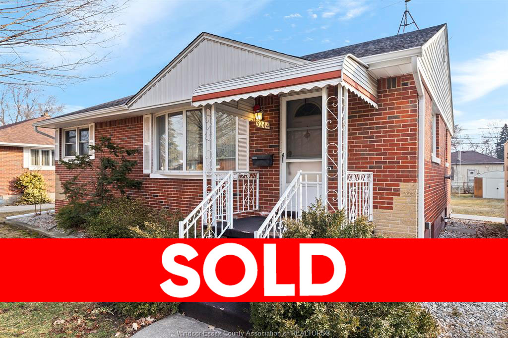 3244 MCKAY - SOLD